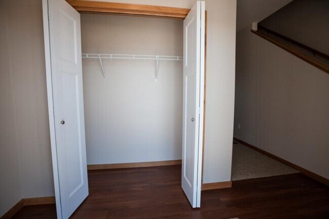 Building Photo - 3 bedroom in Iowa City IA 52246