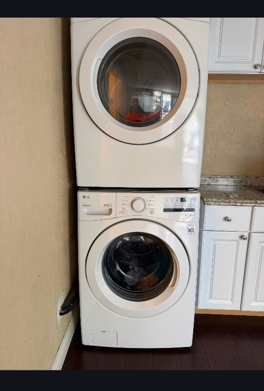 Building Photo - 1151 Viewpointe Blvd