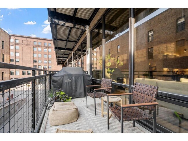 Building Photo - 618 N Washington Ave