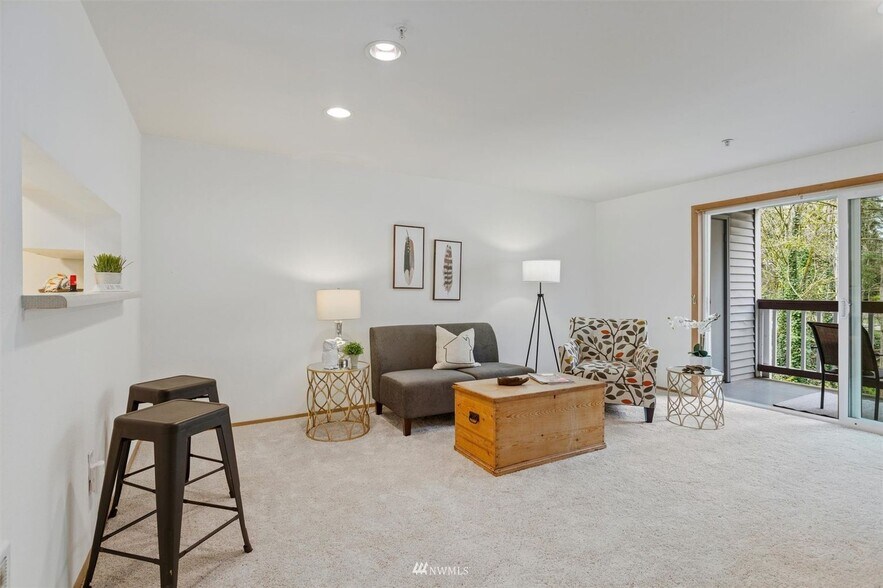 Building Photo - 23335 Cedar Way