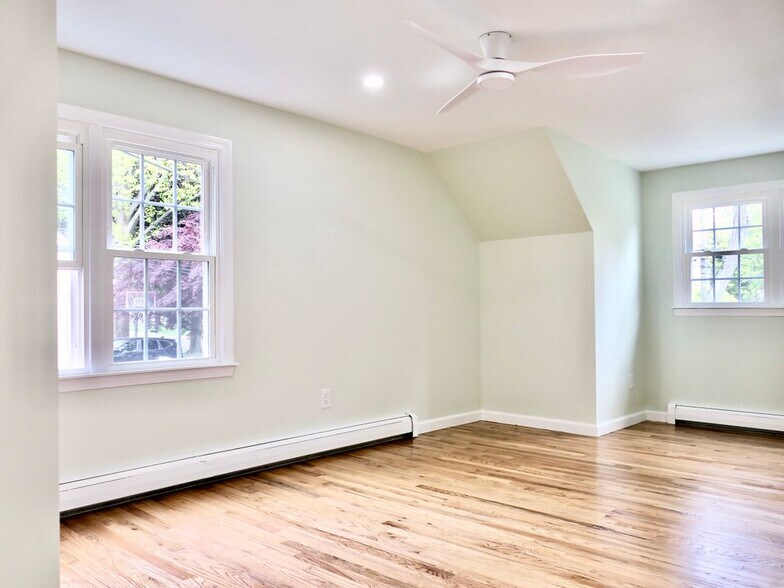 Building Photo - 38 Pepperbush Ln