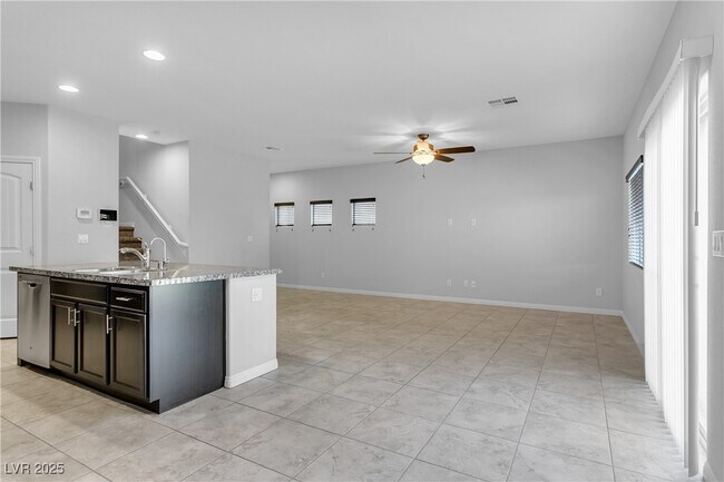 Building Photo - 9404 Sand Tiger Ave