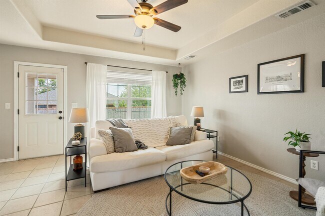 Building Photo - 208 Ramon Cardenas Dr