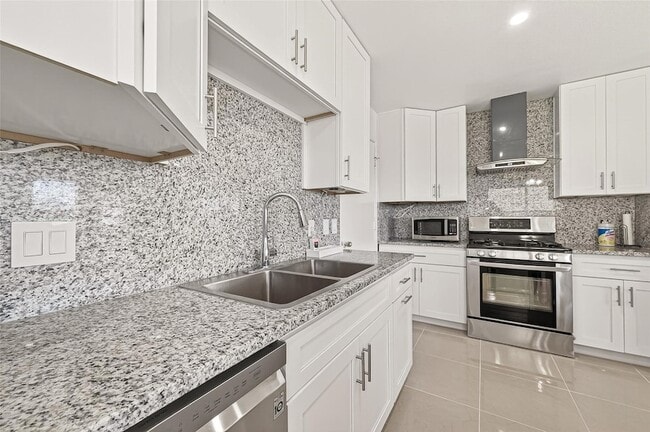 Building Photo - 15707 Crooked Arrow Dr