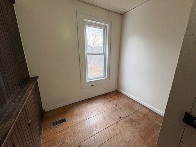 Building Photo - 50 Sullivan Rd