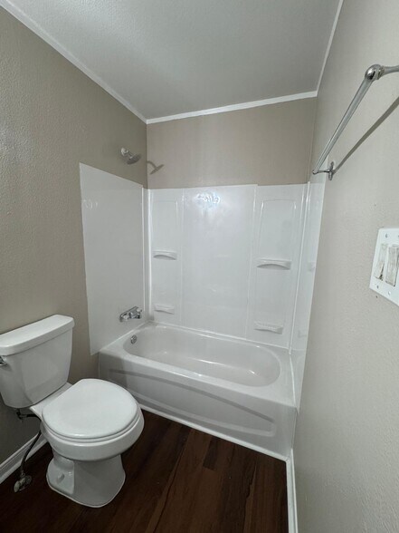 Building Photo - 11727 Greenglen Dr