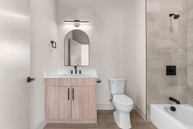 Building Photo - 453 Franklin St