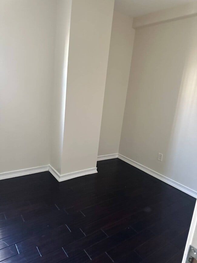 Building Photo - 560 Fountain Ave