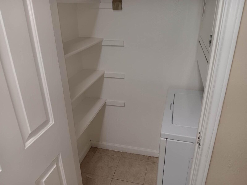 Building Photo - 7025 Hemlock Ave