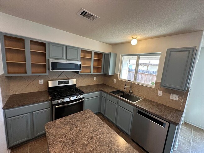 Building Photo - 4918 Fair Oak Dale Ln