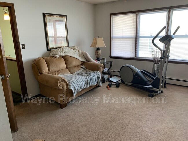 Building Photo - 1215 2nd St