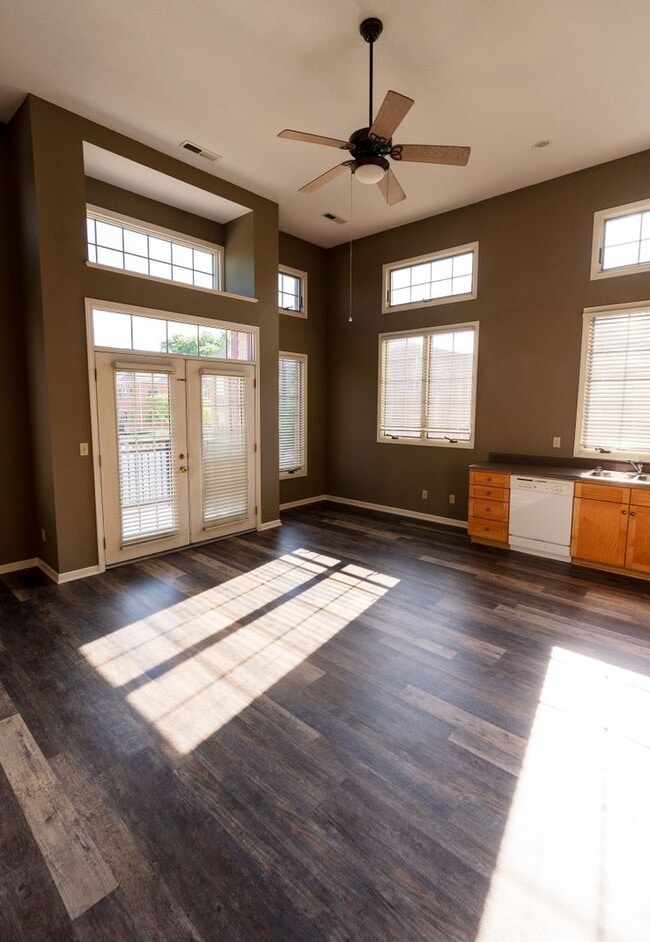 Building Photo - 1BR/1BA, Cherry Hill, Upscale Loft with Balcony!