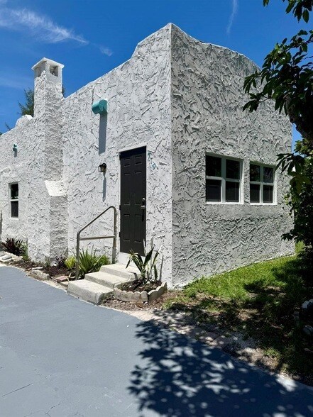 Building Photo - 719 Briggs St