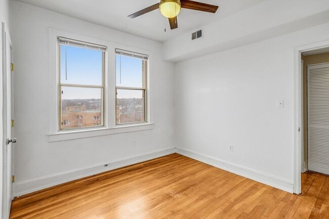 Building Photo - 1725 Lanier Pl NW