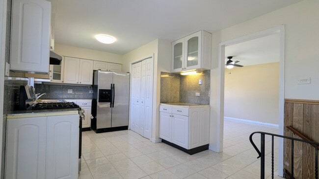 Building Photo - 2165 N Westmoreland Dr