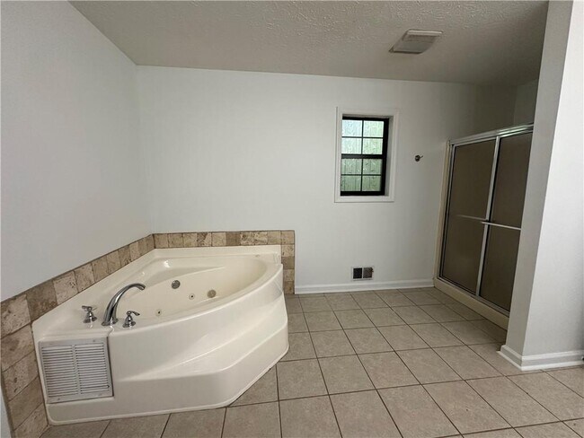 Building Photo - 330 Homestead Cir NW