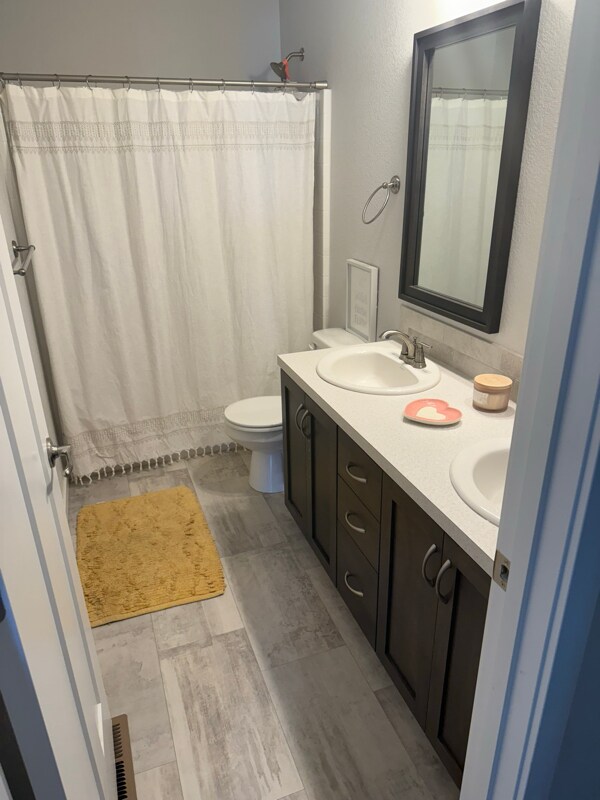 Building Photo - 6880 Cattails Dr