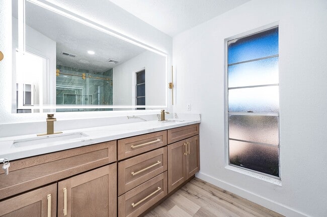 Building Photo - 2118 Pepperglen Ct