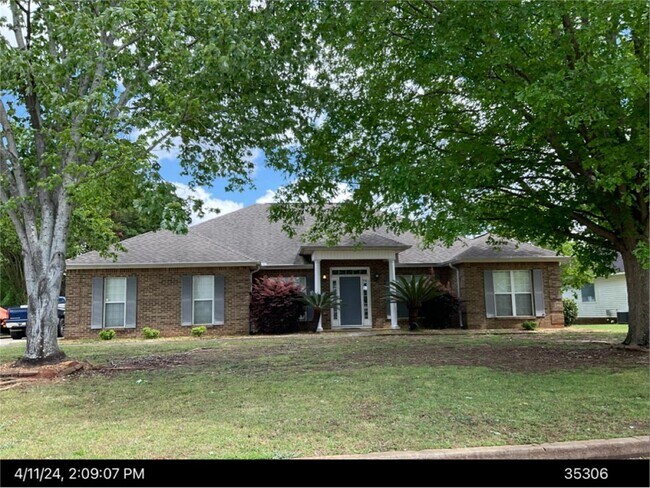 Primary Photo - 119 Southwind Dr