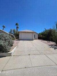 Building Photo - 3040 E Bluefield Ave