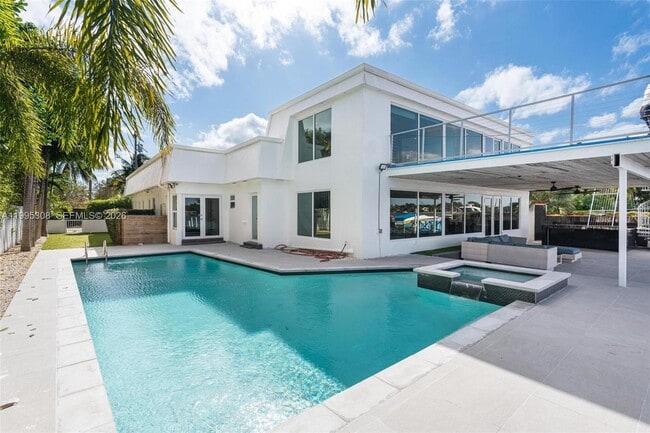 Building Photo - 1055 Stillwater Dr