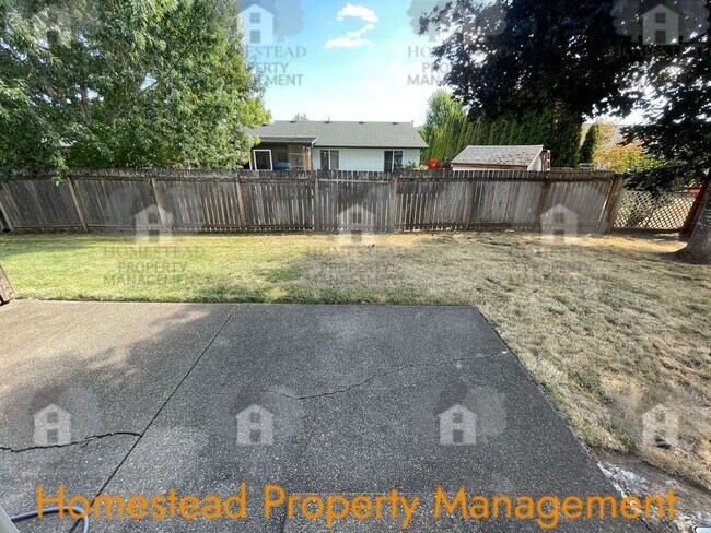 Building Photo - 545