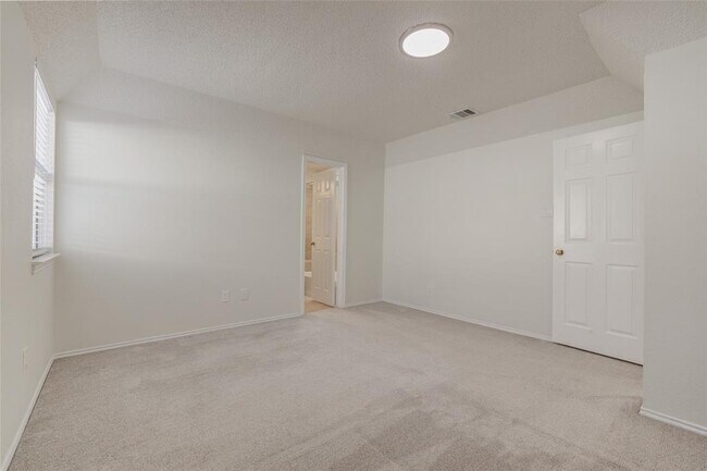 Building Photo - 10002 Talleyran Dr