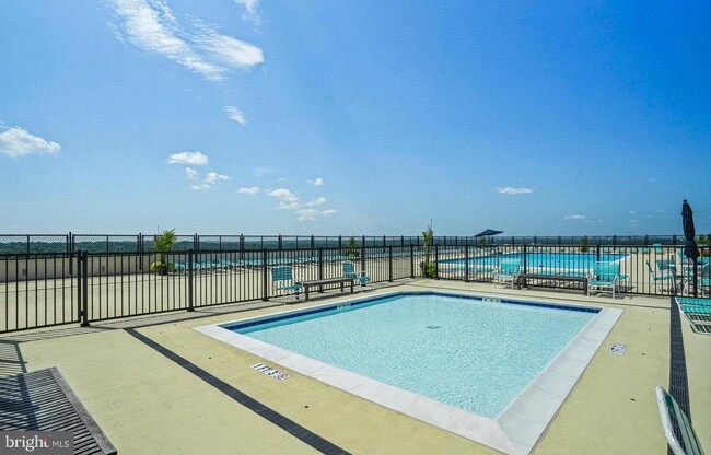 Building Photo - 4515 Willard Ave