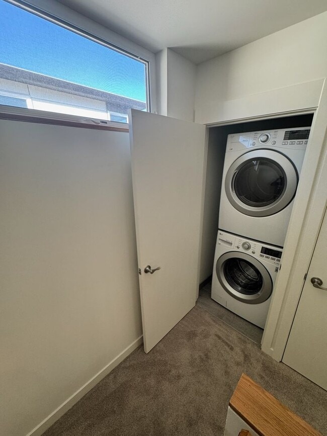 Building Photo - Elevate your living experience with this immaculate one bedroom town home! $2395