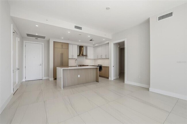 Building Photo - 275 1st Ave S