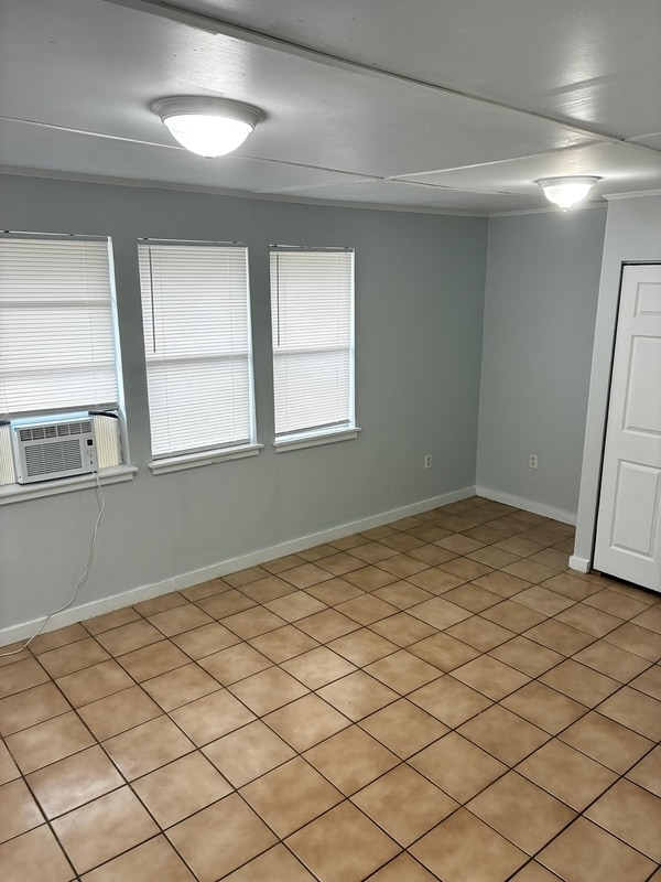 Building Photo - 7651 Hammond Blvd