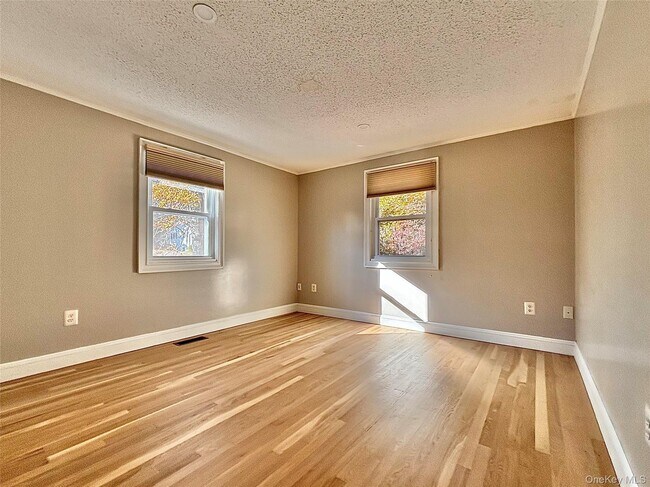 Building Photo - 19 Crosmour Rd