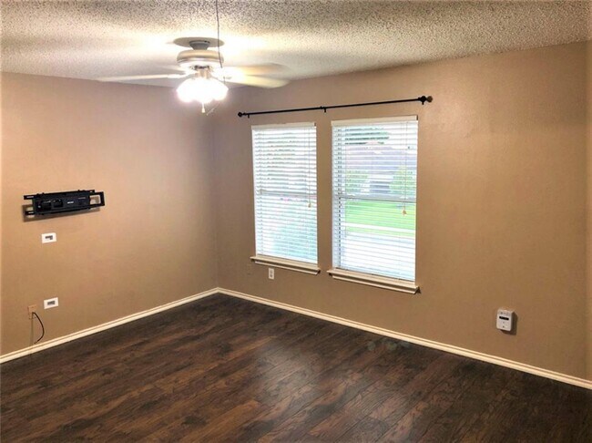 Building Photo - 3627 Bass Loop