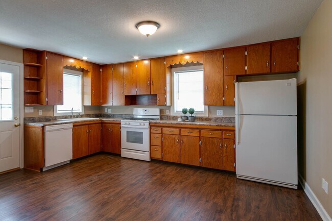 Building Photo - Country House in the Rock Creek School Dis...