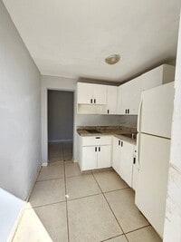 Building Photo - 1036 SW 2nd St