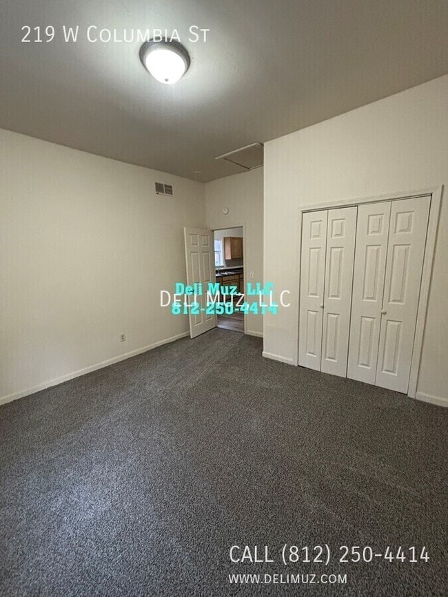 Building Photo - 219 W Columbia St