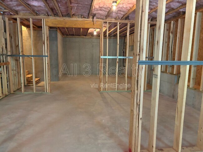 Building Photo - 3738 Valley Spring Dr