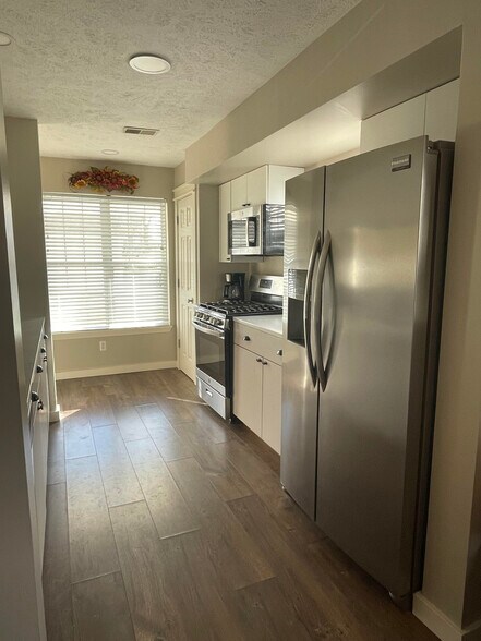 Kitchen - 7014 S Cannon Place Dr