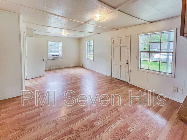 Building Photo - 401 Alpha Ave