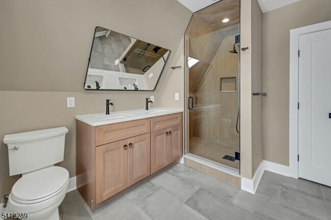 Building Photo - 49 Park Ave