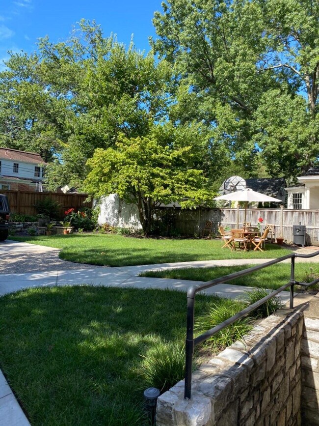 Building Photo - 318 Arcadia Park