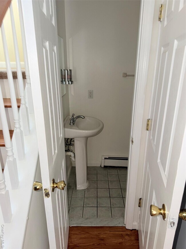 Building Photo - 219 Mary Lou Ave