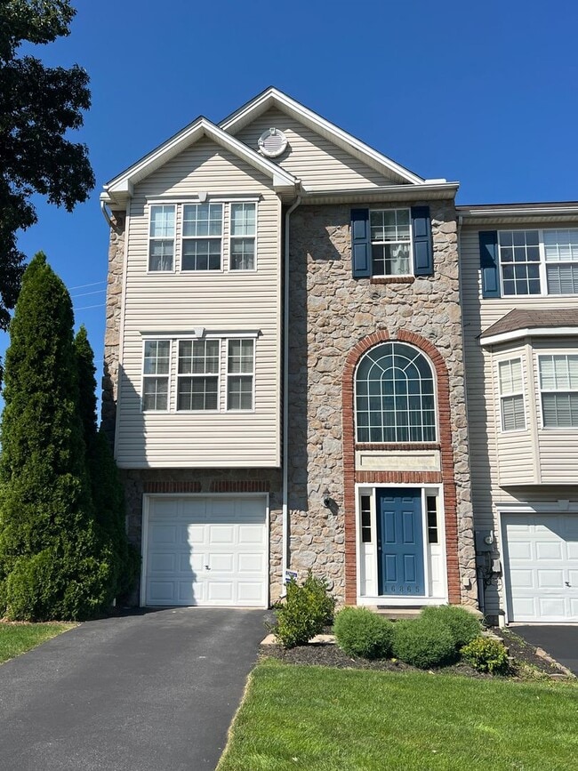 Primary Photo - Charming 3-Bedroom Home with Modern Upgrad...