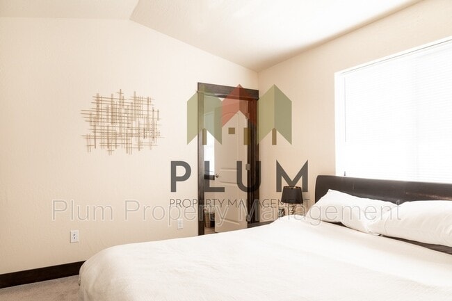 Building Photo - 2345 Aspen Grv Lp