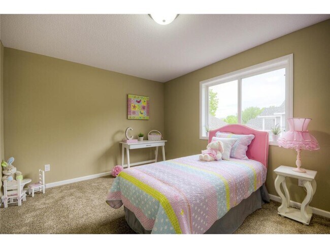 Building Photo - 9780 Jordan Ave NE