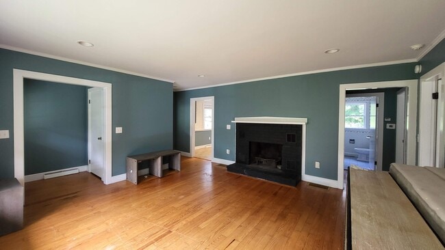 Building Photo - 32 S Main St