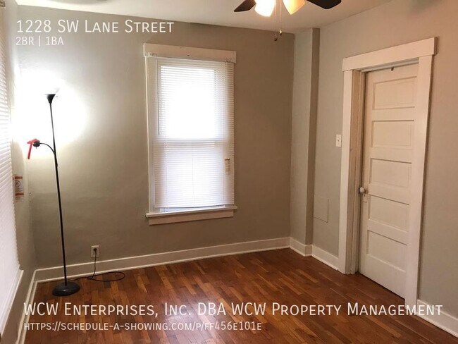 Building Photo - 1228 SW Lane St