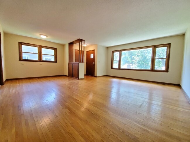 Building Photo - 1452 13th Ave NW