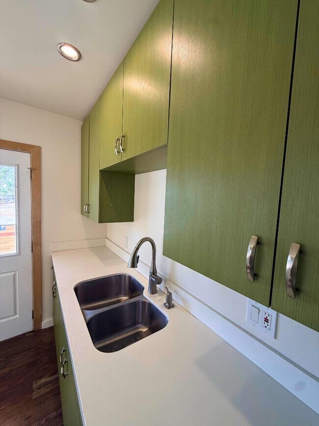 Building Photo - 13851 Santa Ana Ave