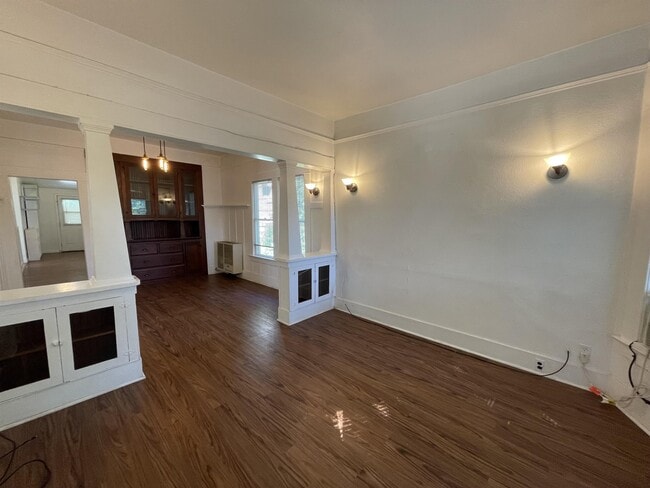 Building Photo - 960 Salem St